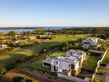 5 Bedroom Villa