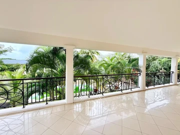 5 Bedroom Villa