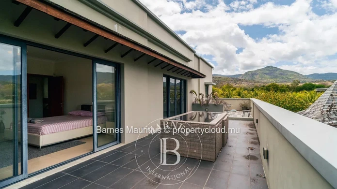 RIVIERE NOIRE - Serene villa with swimming pool - 4 bedrooms