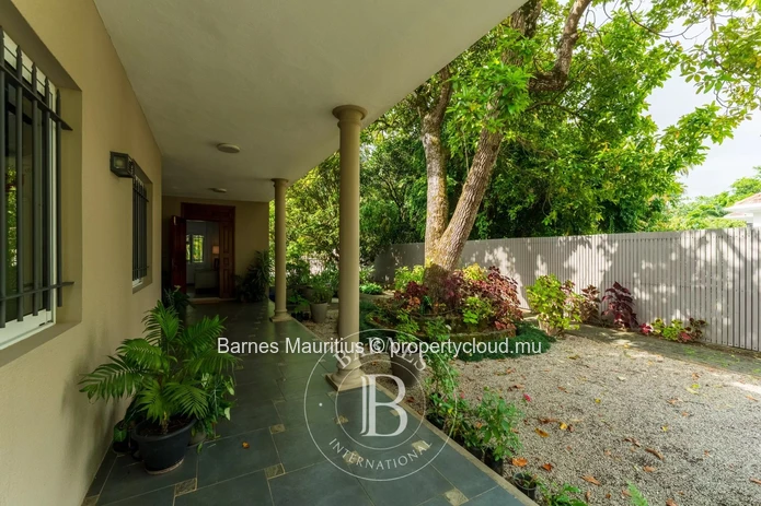 MOKA - Large Family House with Pool for Sale - 6 Bedrooms
