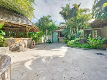8 Bedroom Villa