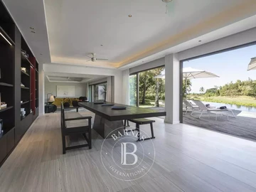 5 Bedroom Villa