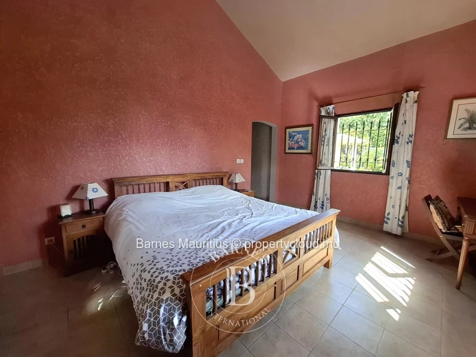 FLOREAL - Maison spacieuse et polyvalente - 440m²