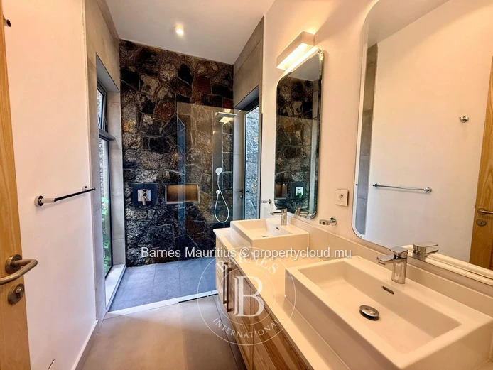 BEL OMBRE – Contemporary New-Build Villa with Sea and Golf Views – 4 Bedrooms