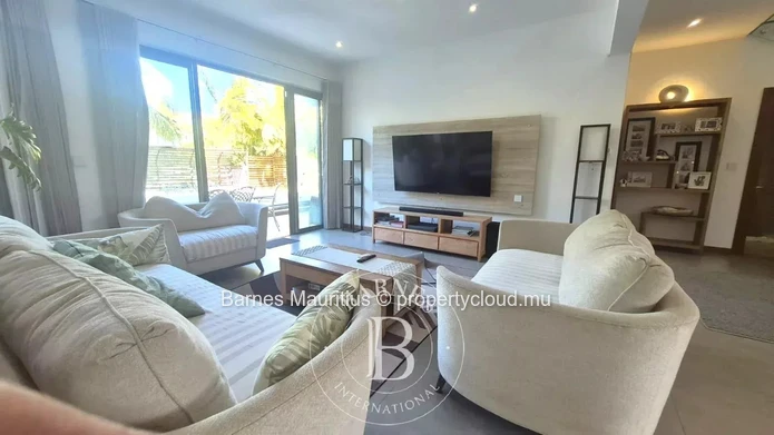 GRAND BAIE - Spacious modern villa with pool - 3 bedroom