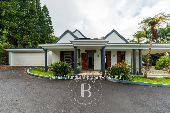 FLORÉAL - Colonial-Style House - 400m²
