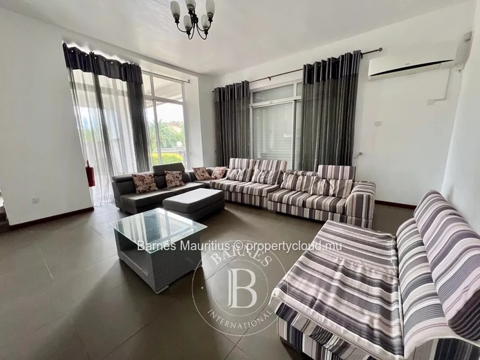 TAMARIN - Duplex in a Serene Area - 4 Bedrooms