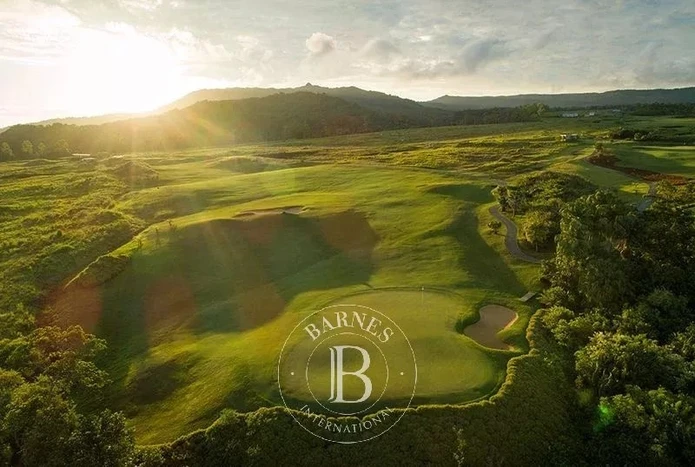 GOLF AVALON - Terrain Résidentiel - 4121 m2