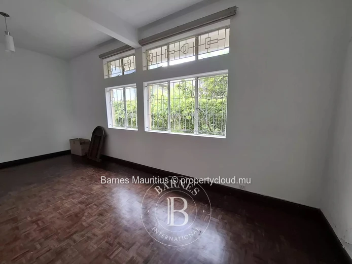 House for Sale – Eau Coulée - 7 rooms