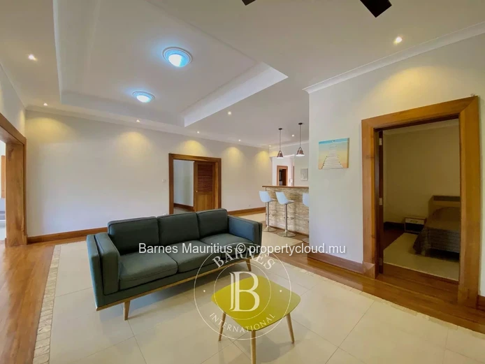 RIVIERE NOIRE - 2 Villas with mountain view - 6 bedrooms