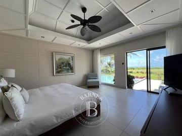 5 Bedroom Villa