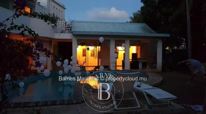 PEREYBERE - Charming family home with swimming pool - 4 bedrooms