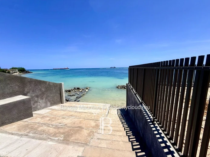 POINTE AUX SABLES - Beachfront Land - 80 Perches