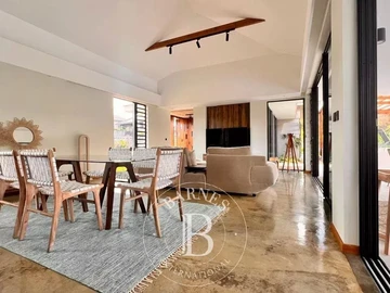 6 Bedroom Villa
