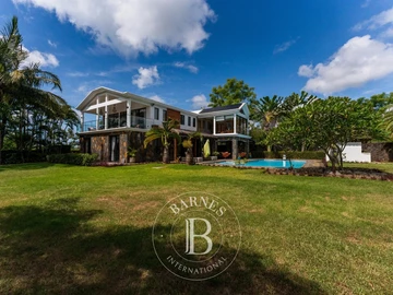 6 Bedroom House
