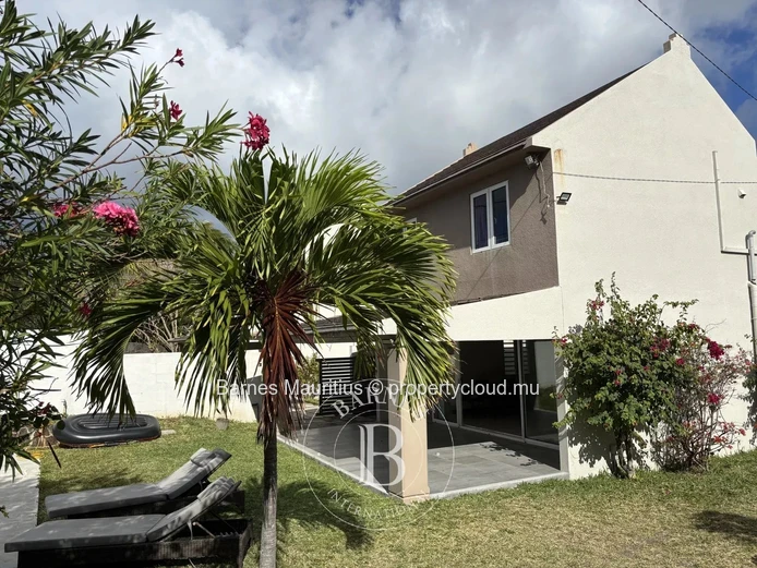 BLUE BAY - 2 Bungalow with swimming pool - 8 bedrooms