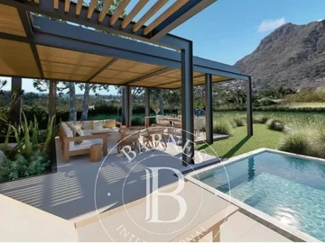 4 Bedroom Villa
