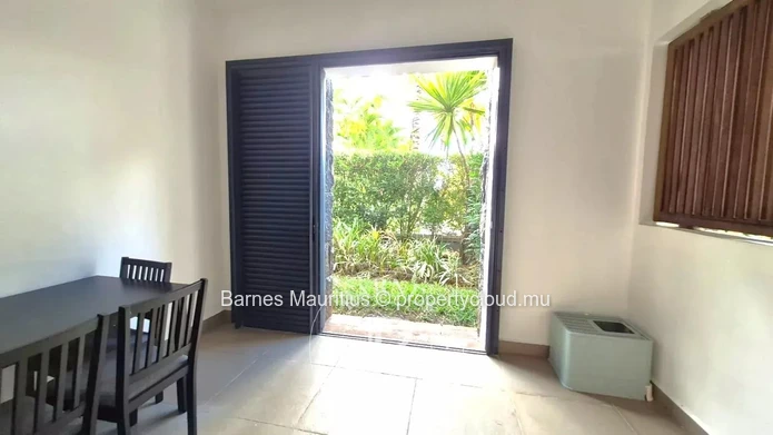 AZURI - Spacious Garden Apartment - 3 Bedrooms