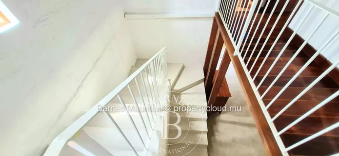 POINTE AUX CANONNIERS – Elegant Coastal Villa with Pool and Garden – 4 Bedrooms