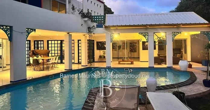 PEREYBERE - Charming family home with swimming pool - 4 bedrooms