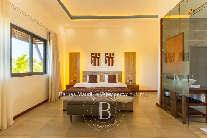 GRAND BAIE - Modern Villa with Pool - 4 Bedrooms