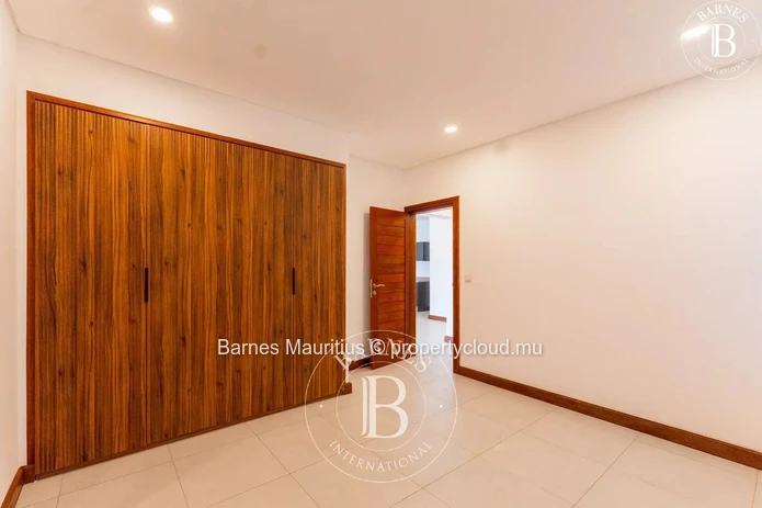 POINTE AUX CANONNIERS - Ground Floor Apartment - 3 Bedrooms