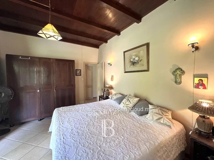 BRAS D'EAU - Large property - 5 bedrooms