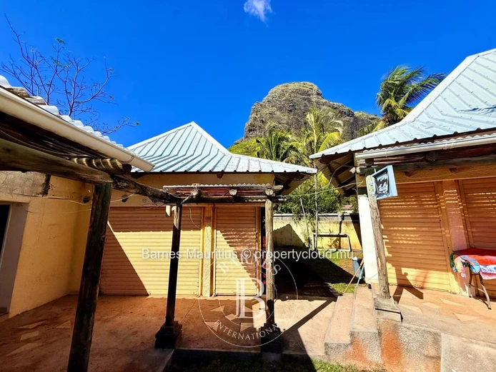 LE MORNE - Commercial Space - 35 m²