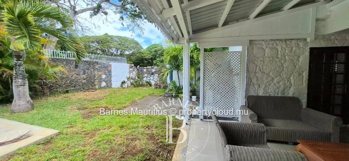 POINTE AUX CANONNIERS – Elegant Coastal Villa with Pool and Garden – 4 Bedrooms