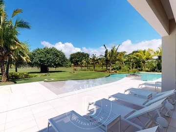 5 Bedroom Villa