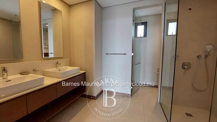 POINTE AUX CANONNIERS - Stunning penthouse with views -3 bedrooms
