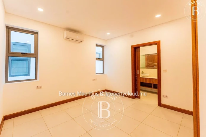 POINTE AUX CANONNIERS - Ground Floor Apartment - 3 Bedrooms