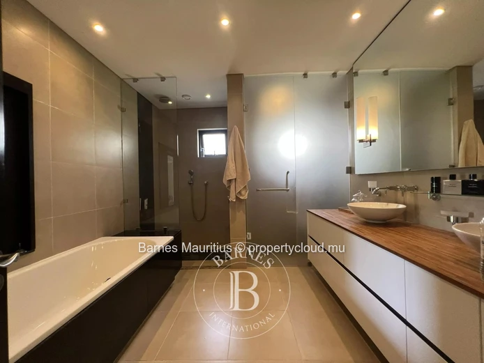 ANAHITA RESORT - 3 chambres rénové avec jardin vue golf