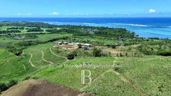 Bel Ombre - Agricultural land with sea and mountain views
