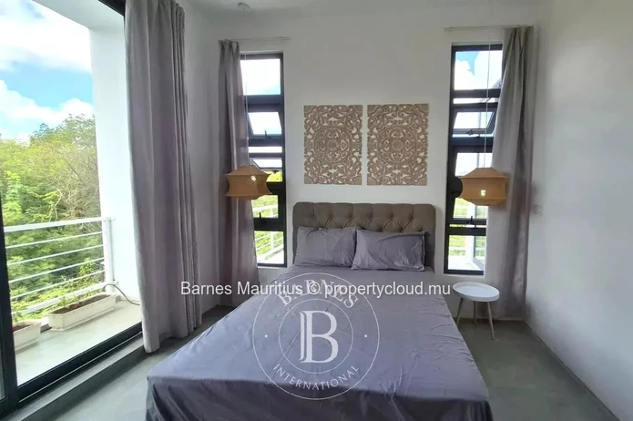 TROU AUX BICHES – Villa contemporaine à étage avec piscine – 3 chambres