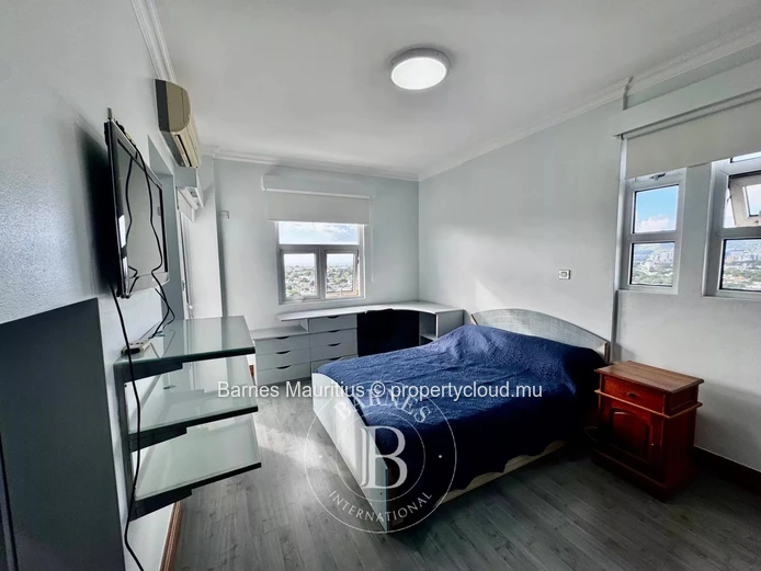 QUATRE BORNES - Duplex - 4 Bedrooms - 330 m²