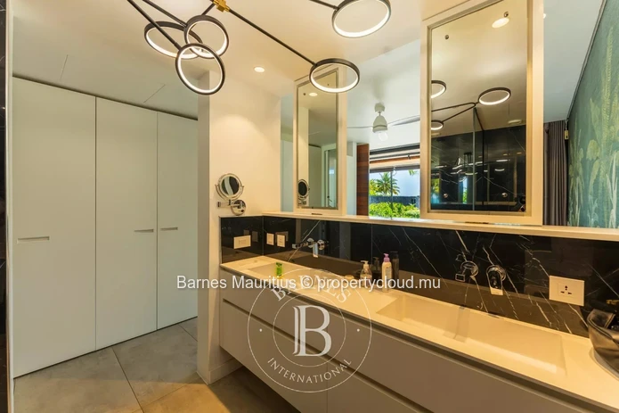 GRAND BAIE - Beachfront Apartment - 3 Bedrooms