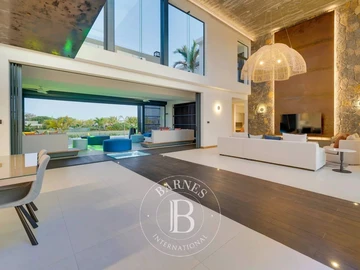 5 Bedroom Villa