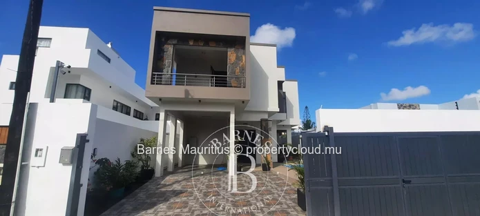 GRAND BAIE - Brand New 4-Bedroom House