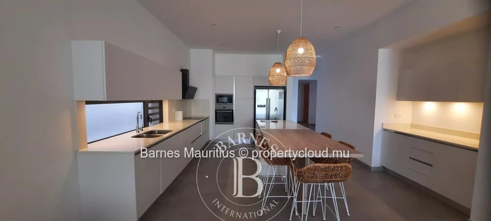 Pereybere Sea Front Apartment With 3 Bedrooms