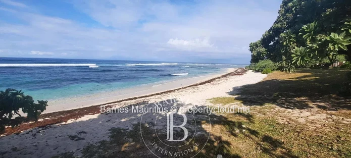POSTE LAFAYETTE – Beachfront Apartment – 3 Bedrooms