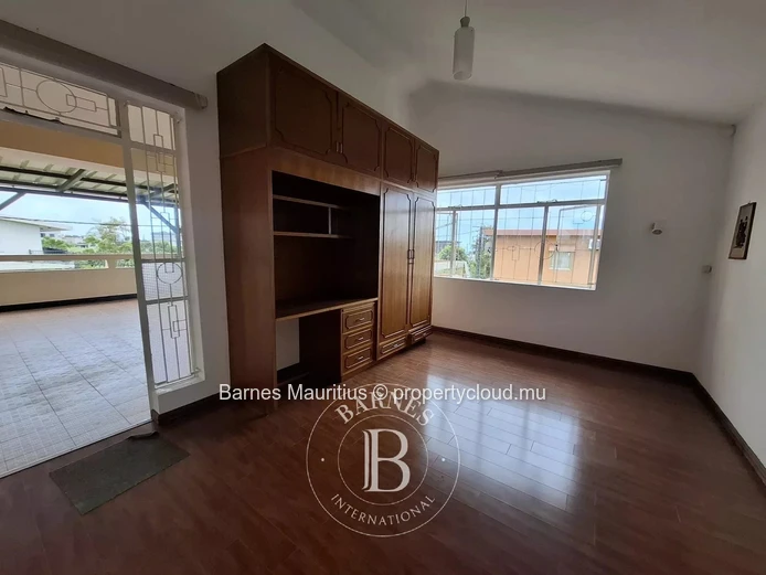House for Sale – Eau Coulée - 7 rooms