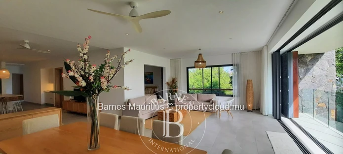 Pereybere Sea Front Apartment With 3 Bedrooms