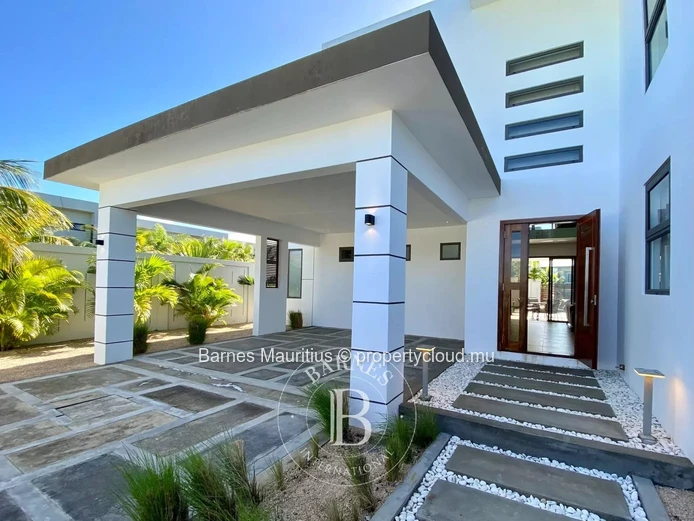 GRAND BAIE - Villa neuve meublée avec piscine - 4 chambres