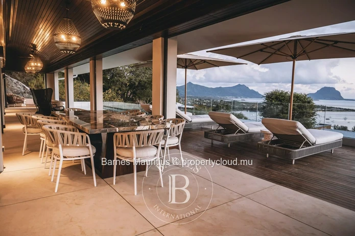 TAMARIN - Villa with Sea and Le Morne Views - 5 Bedrooms
