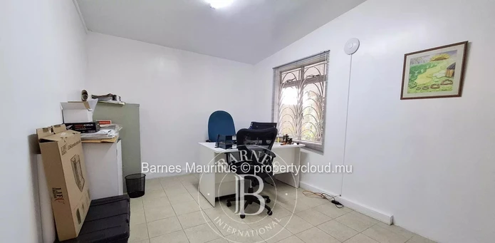 FLORÉAL - Furnished Office - 8 Parking Spaces