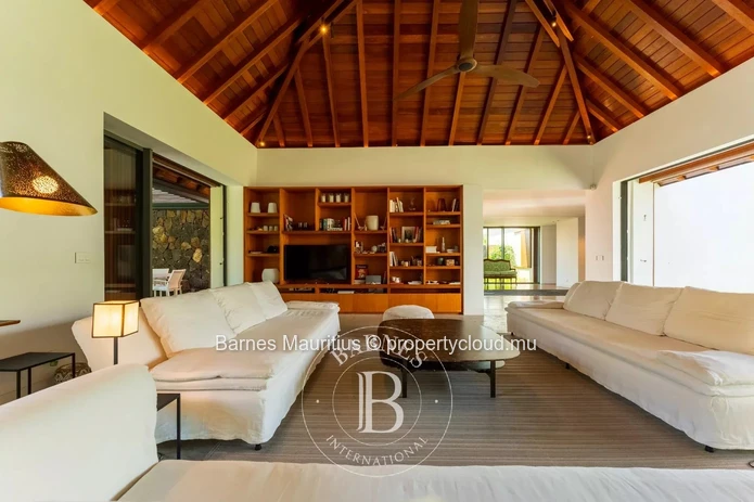 Anahita Golf Resort – Architect-Designed Ultra-Modern 4 Bedroom Villa on the Golf Course