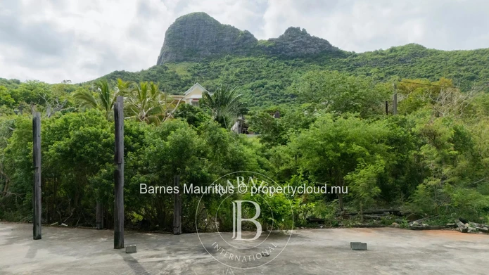 SOREZE/LES PAILLES - Residential plot - 1292 sqm