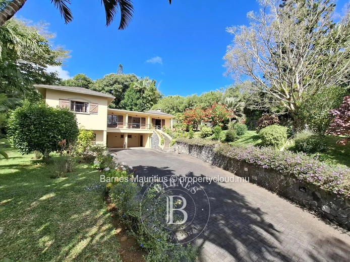 FLOREAL - Maison spacieuse et polyvalente - 440m²