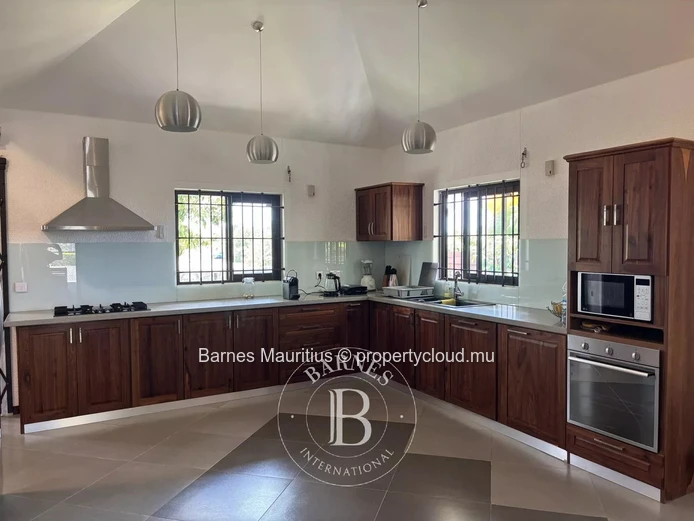 BEAU VALLON - Family House 493 m² - Land 1,632 m²